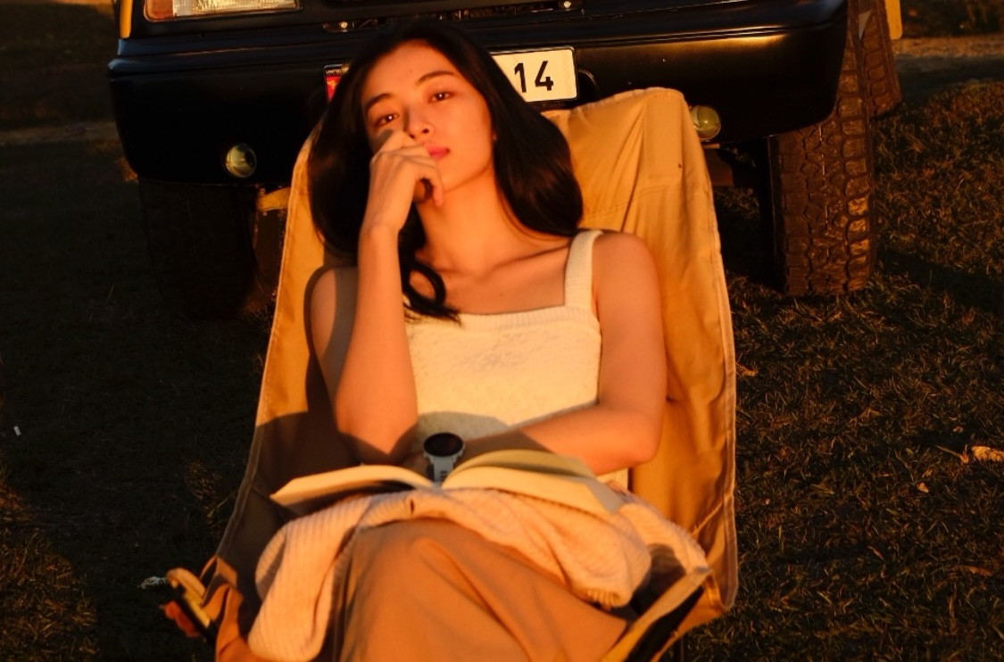 Diễn viên Lan Thy tận hưởng kỳ nghỉ ở Đà Lạt. Sau Em và Trịnh, Công tử Bạc Liêu, đầu năm 2025, Phạm Nguyễn Lan Thy có vai diễn ấn tượng trong series Tiệm ăn của quỷ - chiếu trên Netflix.