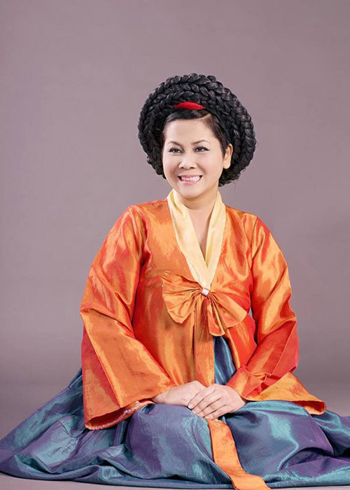 NSND Minh Hằng có loạt vai diễn đáng nhớ trong Táo Quân. NSND Minh Hằng có loạt vai diễn đáng nhớ trong Táo Quân.