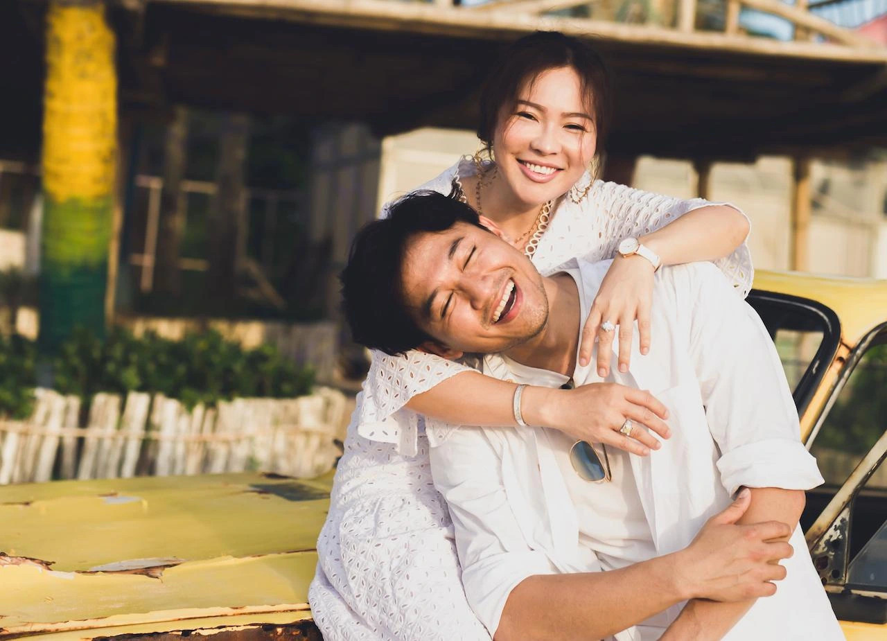 Quý Bình và bà xã Ngọc Tiền kết hôn năm 2020, sau ba năm quen biết. Quý Bình và bà xã Ngọc Tiền kết hôn năm 2020, sau ba năm quen biết.