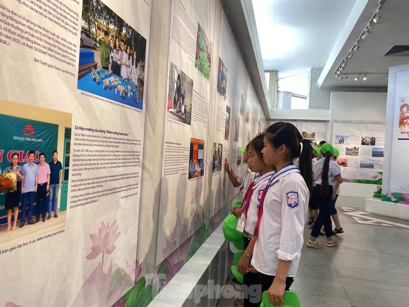 Ông Vũ Mạnh Hà, Giám đốc Bảo tàng Hồ Chí Minh khẳng định triển lãm Những tấm gương bình dị mà cao quý góp phần cổ vũ, tạo sự chuyển biến mạnh mẽ về ý thức tu dưỡng, rèn luyện và làm theo tư tưởng, đạo đức, phong cách Hồ Chí Minh trong toàn xã hội, đặc biệt trong cán bộ, đảng viên, công chức, viên chức, đoàn viên, thanh niên, học sinh…