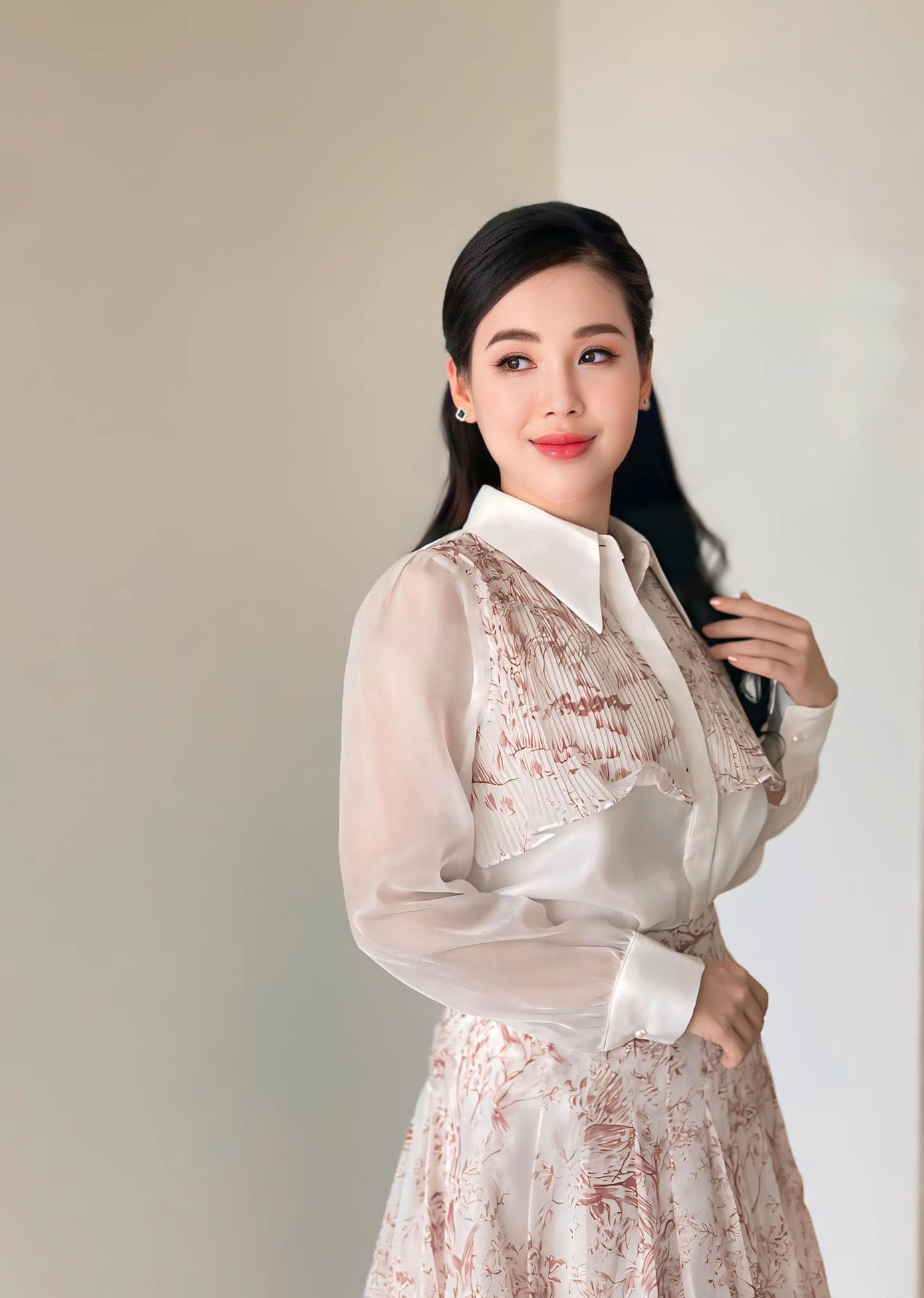 Nữ MC cho biết lo lắng trước khi dẫn sự kiện âm nhạc đầu tiên trong sự nghiệp. Nữ MC cho biết lo lắng trước khi dẫn sự kiện âm nhạc đầu tiên trong sự nghiệp.