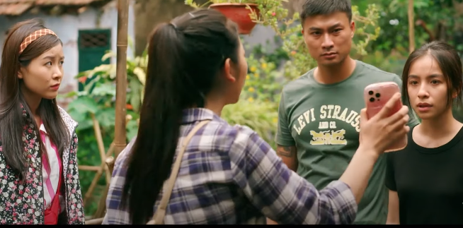 Thoan nói Hoài ngoại tình ngay trước mặt Hiếu. Ảnh: CMH.