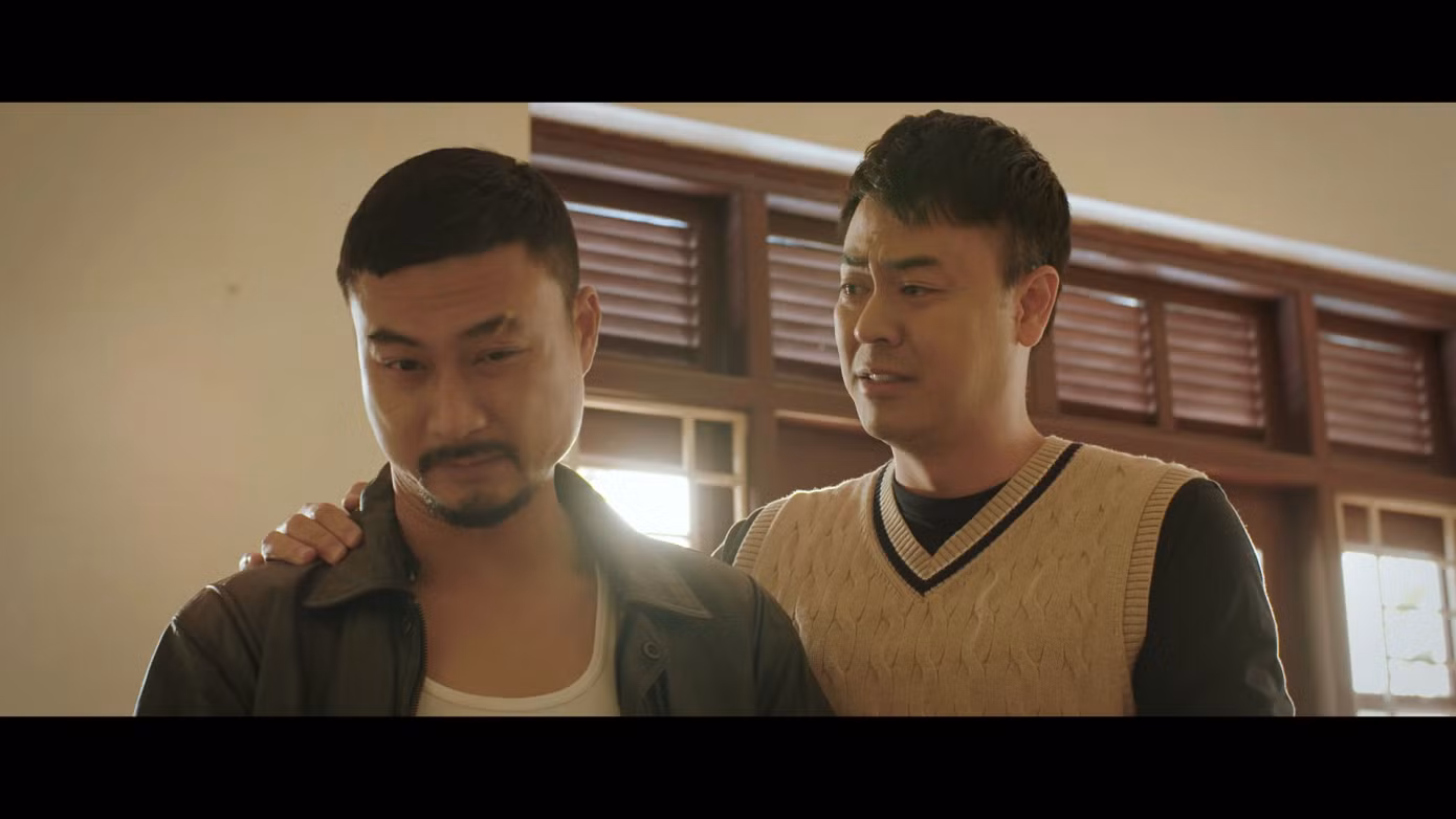 Tuấn Tú khóc nhiều trong phim mới. Tuấn Tú khóc nhiều trong phim mới.