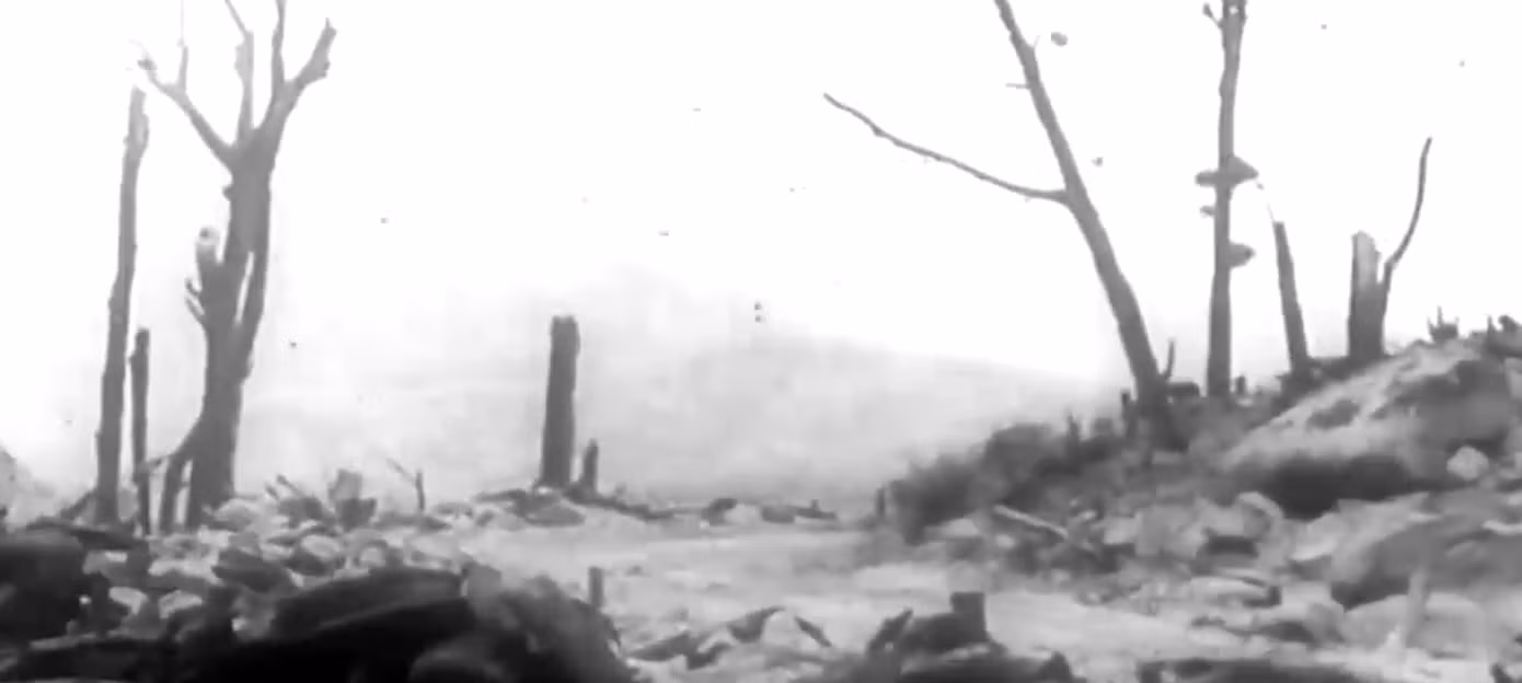 Để đảm bảo bí mật, có đoàn thậm chí còn dùng ván gỗ để khi đi không để lại dấu vết trên đất rừng.