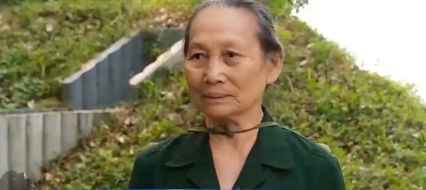 Cựu TNXP Trần Thị Hằng nhớ lại giây phút đồng đội hy sinh khi đang thông đường.