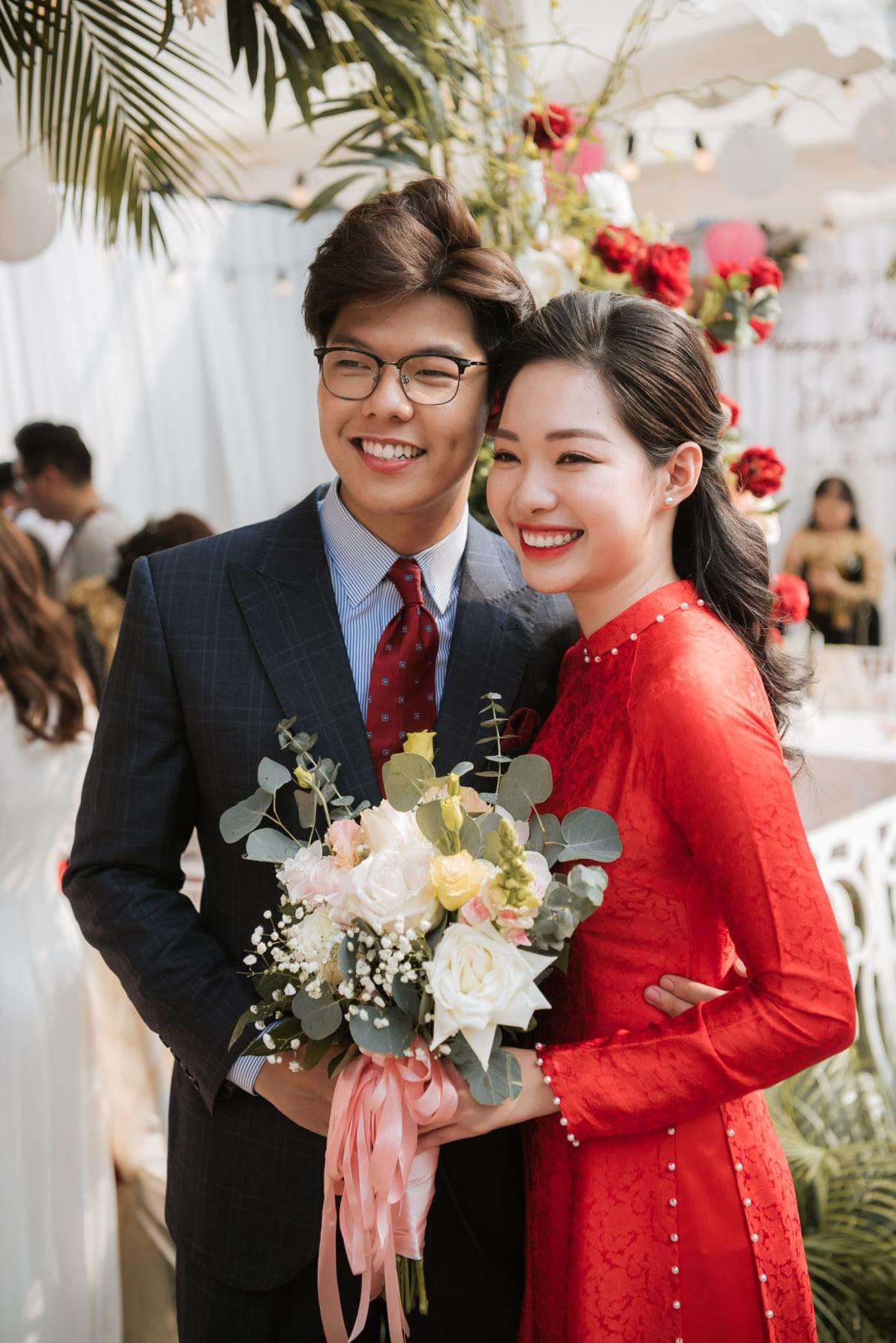 MC Hương Giang vừa là người bạn đời, vừa là đồng nghiệp của Mạnh Cường.