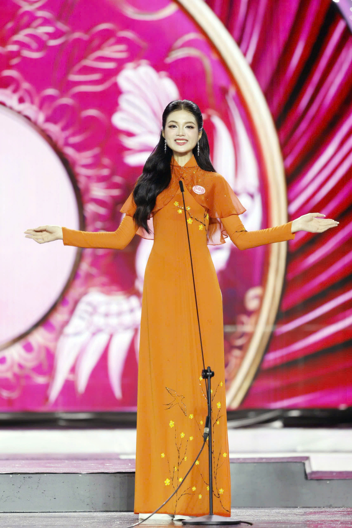 Thí sinh Trần Minh Thu - đến từ Kon Tum.