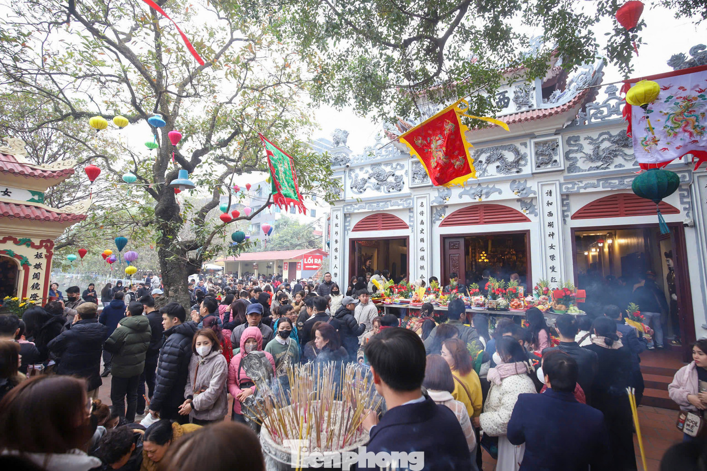 Nhằm thực hiện có hiệu quả công điện của Thủ tướng Chính phủ về việc bảo đảm thực hiện nếp sống văn minh, an toàn, tiết kiệm trong các hoạt động lễ hội sau Tết Nguyên đán Ất Tỵ và Lễ hội xuân năm 2025, Bộ VHTTDL đề nghị UBND các tỉnh, thành phố trực thuộc trung ương tăng cường thực hiện biện pháp quản lý nhà nước về lễ hội theo phân cấp về thẩm quyền.