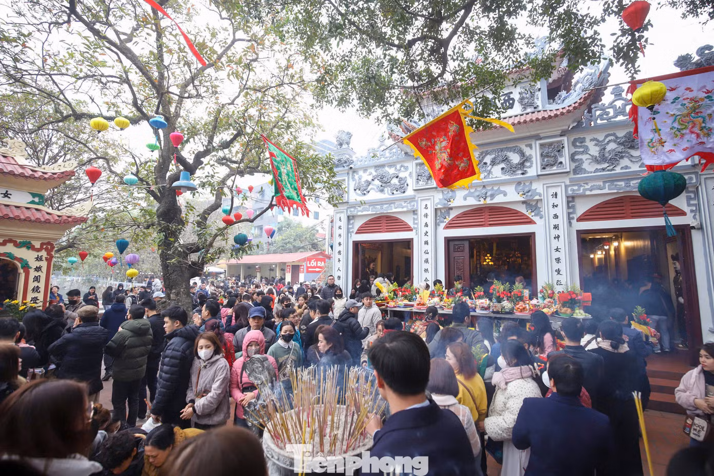 Nhằm thực hiện có hiệu quả công điện của Thủ tướng Chính phủ về việc bảo đảm thực hiện nếp sống văn minh, an toàn, tiết kiệm trong các hoạt động lễ hội sau Tết Nguyên đán Ất Tỵ và Lễ hội xuân năm 2025, Bộ VHTTDL đề nghị UBND các tỉnh, thành phố trực thuộc trung ương tăng cường thực hiện biện pháp quản lý nhà nước về lễ hội theo phân cấp về thẩm quyền.