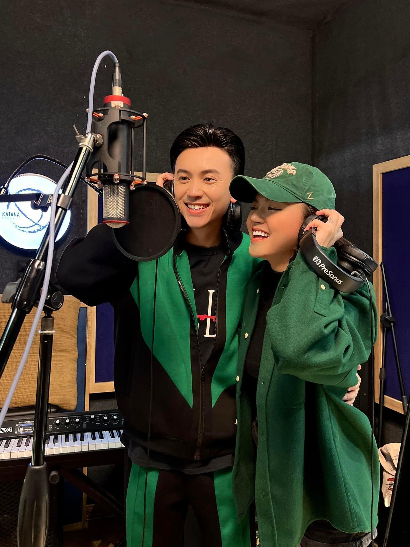 Thu Quỳnh - Anh Vũ là cặp đôi ăn ý trên màn ảnh nhỏ năm vừa qua. Thu Quỳnh - Anh Vũ là cặp đôi ăn ý trên màn ảnh nhỏ năm vừa qua.