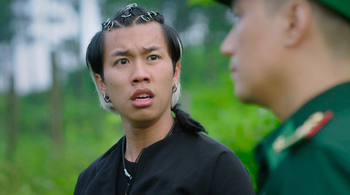 Trong Cuộc chiến không giới tuyến Cương ham chơi, ngang ngược nhưng cũng sống tình cảm. Ảnh: NVCC.