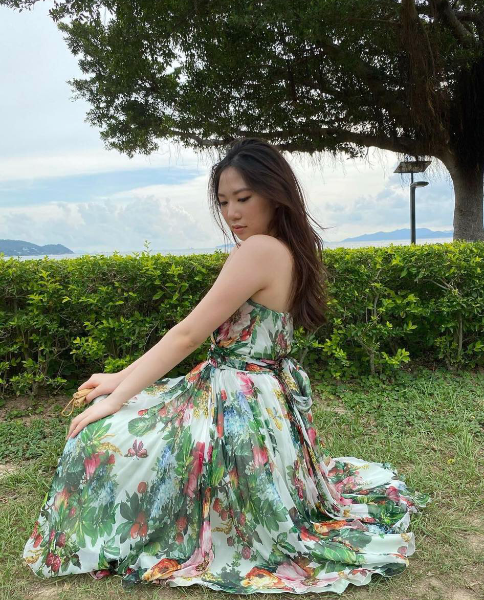 Chân Tế Như (Jasmine Yen) là con gái lớn của ngôi sao võ thuật Chân Tử Đan và người vợ thứ hai - hoa hậu Uông Thi Thi. Ngay từ bé, Tế Như đã nhận được sự quan tâm lớn của giới truyền thông nhờ xuất thân từ gia đình giàu có, danh tiếng bậc nhất làng giải trí Hoa ngữ.