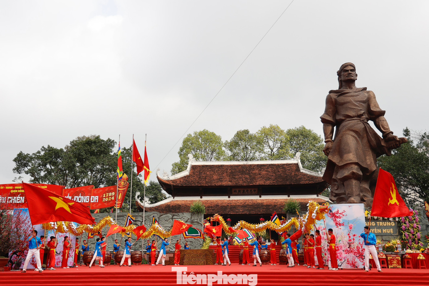 Lễ hội kỷ niệm 235 năm chiến thắng Ngọc Hồi - Đống Đa (1789-2024) được tổ chức trong ba ngày, từ Mùng 5 đến Mùng 7 tháng Giêng. Lễ hội tưởng nhớ công lao to lớn của người anh hùng áo vải Quang Trung - Nguyễn Huệ cùng các tướng lĩnh, nghĩa quân Tây Sơn và nhân dân đương thời, anh dũng chiến đấu chống ngoại xâm, bảo vệ nền độc lập của dân tộc.