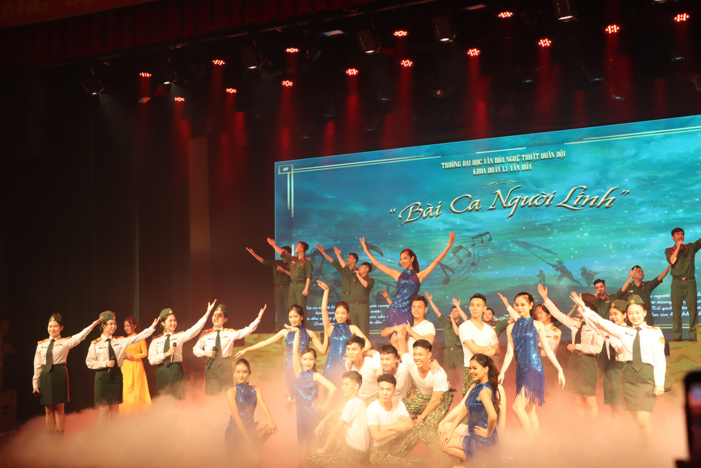 Trường ĐH VHNTQĐ nói chung và Khoa Quản lý văn hóa nói riêng là cái nôi đào tạo những cán bộ văn hoá nghệ thuật xuất sắc của toàn quân. Ảnh: KHOA QLVH. Trường ĐH VHNTQĐ nói chung và Khoa Quản lý văn hóa nói riêng là cái nôi đào tạo những cán bộ văn hoá nghệ thuật xuất sắc của toàn quân. Ảnh: KHOA QLVH.