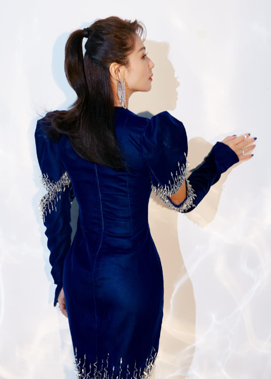 Hiện tại, khi đã thay Vương Kha trả hết các khoản nợ, Lưu Đào vẫn duy trì sự nghiệp diễn xuất và xuất hiện trong những sự kiện giải trí. Ngày 21/9 vừa qua, nữ diễn viên 7x gây chú ý khi góp mặt trong chương trình trung thu ở Thâm Quyến và có màn trình diễn được nhiều khán giả khen ngợi. Hiện tại, khi đã thay Vương Kha trả hết các khoản nợ, Lưu Đào vẫn duy trì sự nghiệp diễn xuất và xuất hiện trong những sự kiện giải trí. Ngày 21/9 vừa qua, nữ diễn viên 7x gây chú ý khi góp mặt trong chương trình trung thu ở Thâm Quyến và có màn trình diễn được nhiều khán giả khen ngợi.