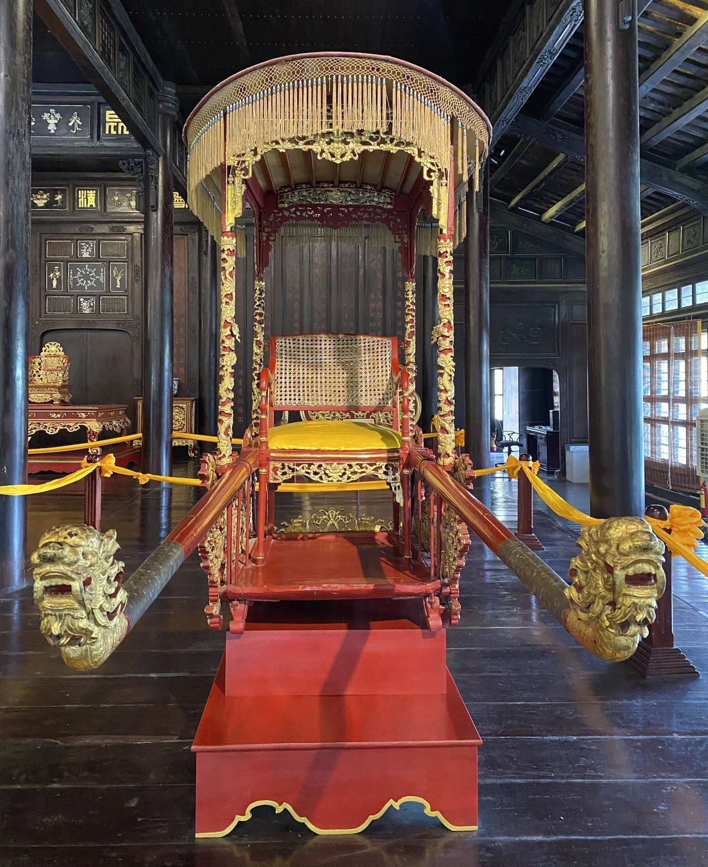 Ngai, kiệu của vua nhà Nguyễn được gắn chip định danh.