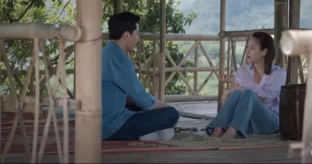 Phương tìm hiểu về dự án mới. Ảnh: CMH.