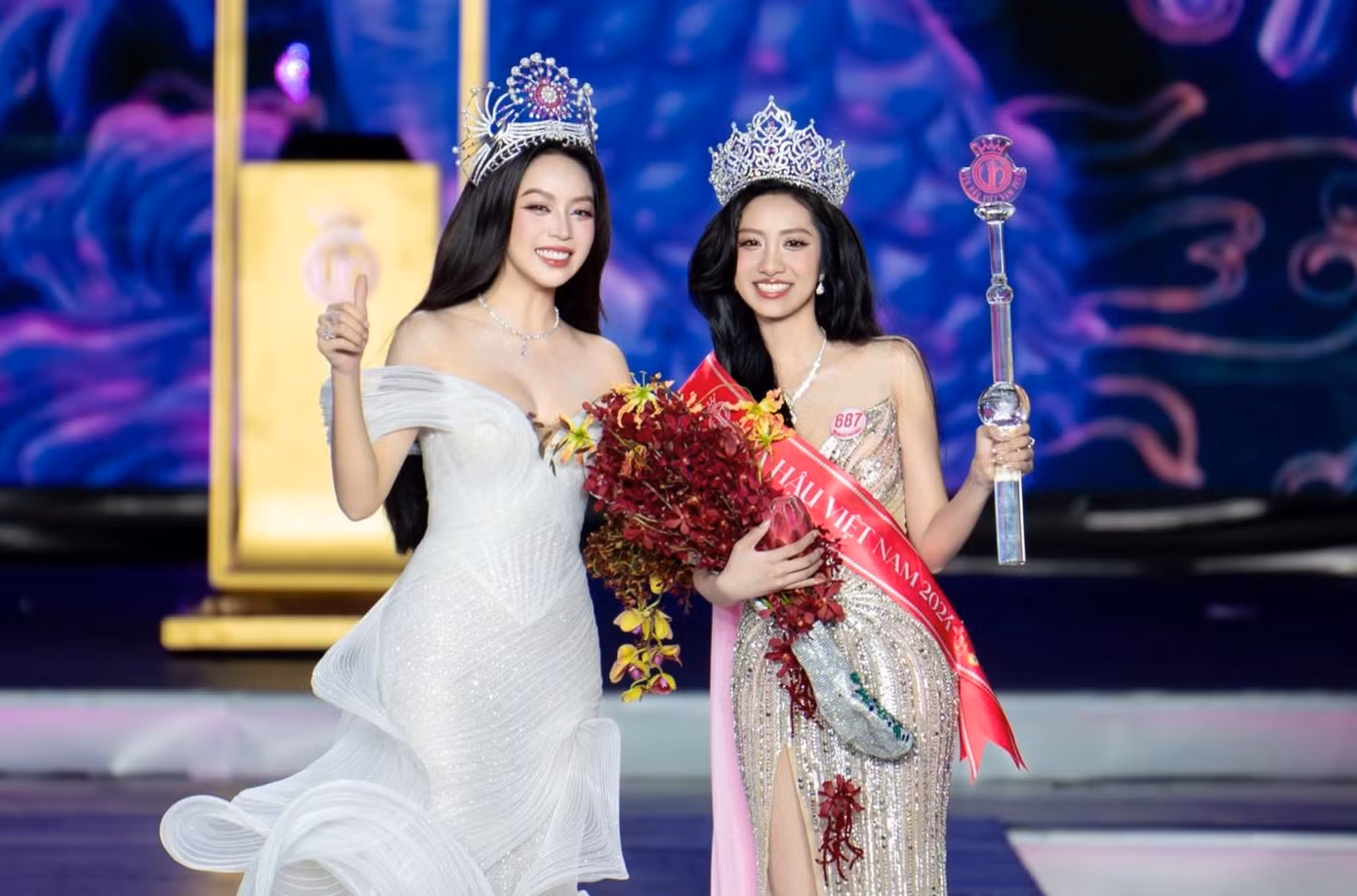 Hoa hậu Thanh Thủy, Hoa hậu Trúc Linh chung khung hình. Hoa hậu Thanh Thủy, Hoa hậu Trúc Linh chung khung hình.