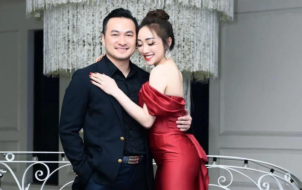 Chi Bảo và bà xã kém anh 16 tuổi - Thuỳ Chang