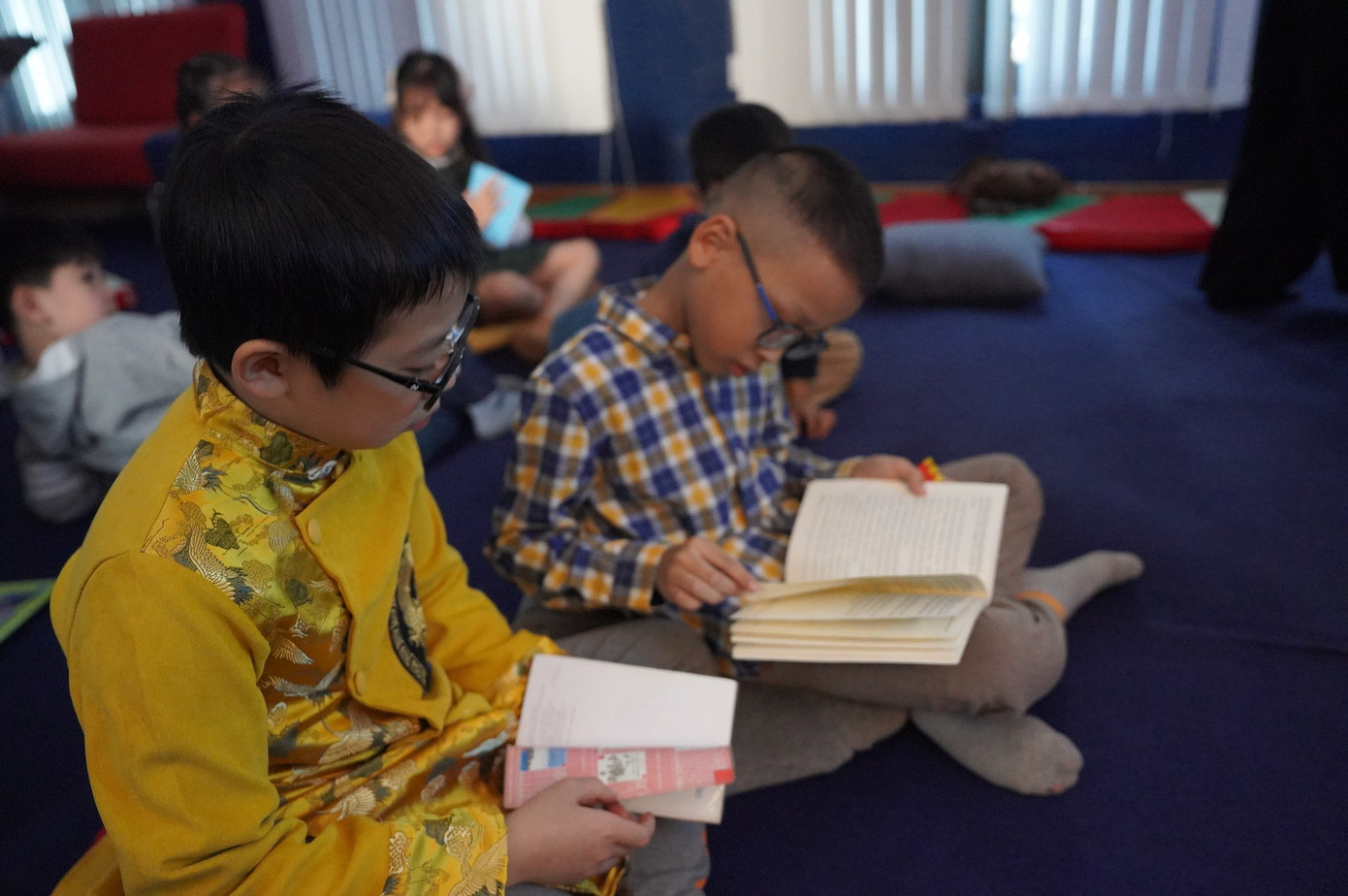 Ở Việt Nam, các thiết chế thư viện, không gian tự đọc, tự học chưa phát huy được hết giá trị. Ở Việt Nam, các thiết chế thư viện, không gian tự đọc, tự học chưa phát huy được hết giá trị.