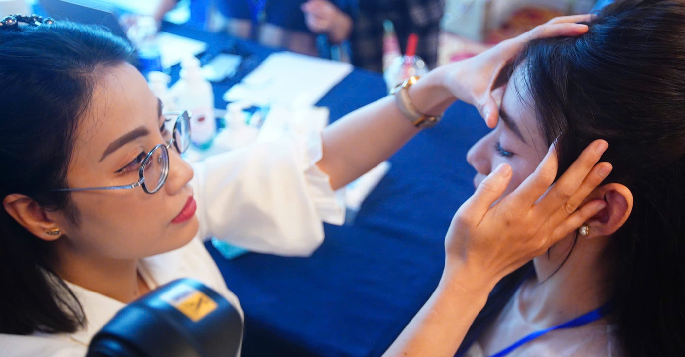 Minh họa khâu nhân trắc học ở Hoa hậu Việt Nam. Ảnh: Duy Phạm. Minh họa khâu nhân trắc học ở Hoa hậu Việt Nam. Ảnh: Duy Phạm.