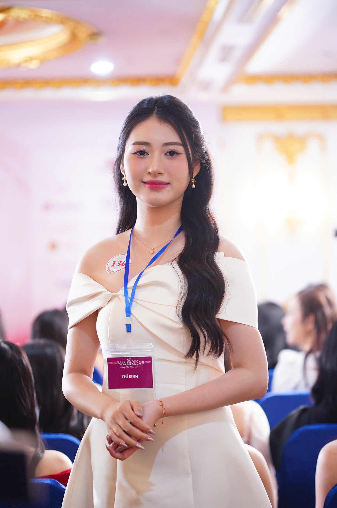 Thí sinh Ngô Thị Trâm Anh (sinh năm 2006, đang học Học viện Phụ nữ Việt Nam) tại vòng Sơ khảo Hoa hậu Việt Nam 2024 khu vực phía Bắc. Cô là Hoa khôi cuộc thi Sinh viên thanh lịch 2024. Ngay sau khi giành giải hoa khôi, cô quyết định tham gia Hoa hậu Việt Nam 2024. Trâm Anh trau dồi kỹ năng catwalk, thuyết trình để gây ấn tượng với ban giám khảo.