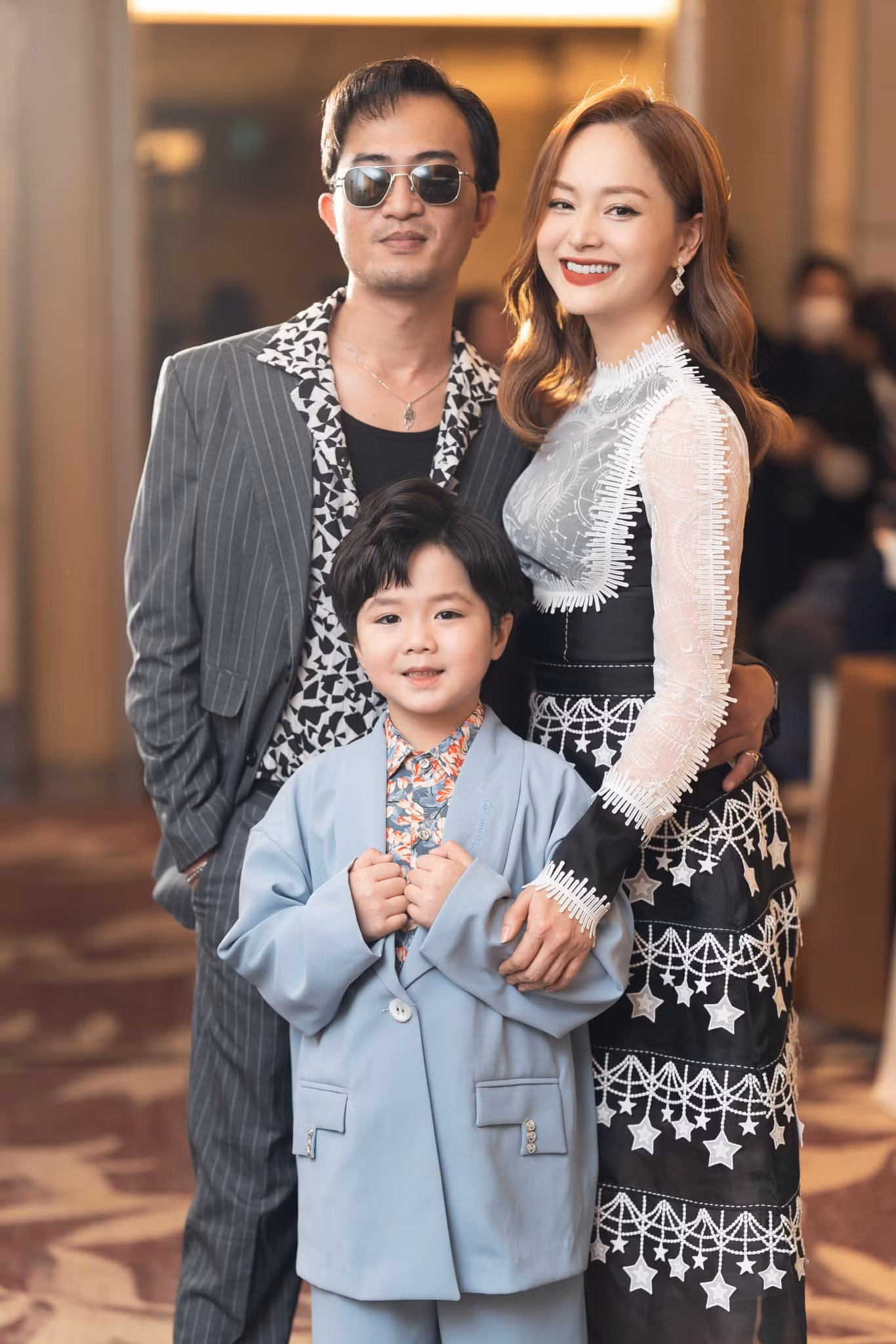 Lan Phương, Doãn Quốc Đam cùng diễn viên nhí Gia Nghĩa. Ảnh: VFC.