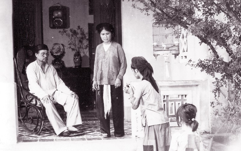 Một số hình ảnh trong phim của NSƯT Mai Châu.