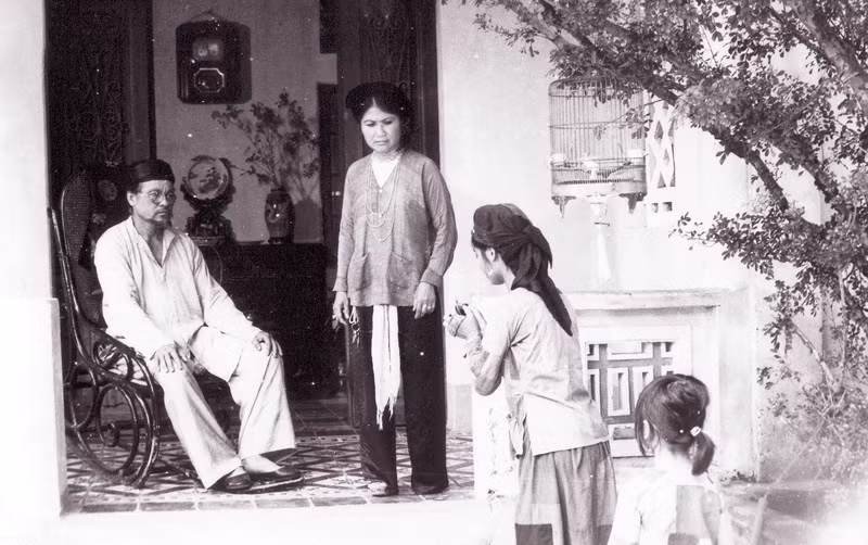 Một số hình ảnh trong phim của NSƯT Mai Châu.