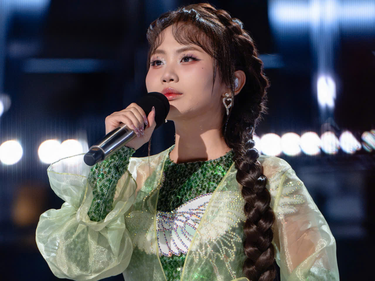 Phương Mỹ Chi nhận nhiều lời khen khi tham gia Sing! Asia.