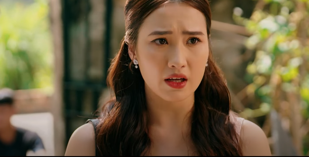 Thấy Hoài làm căng, Nhung càng tỏ thái độ trêu tức. Ảnh: CMH.