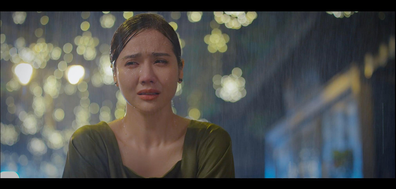 Cảnh khóc trong mưa lấy nước mắt của Huyền Lizzie lấy nước mắt của khán giả trong tập 6. Cảnh khóc trong mưa lấy nước mắt của Huyền Lizzie lấy nước mắt của khán giả trong tập 6.