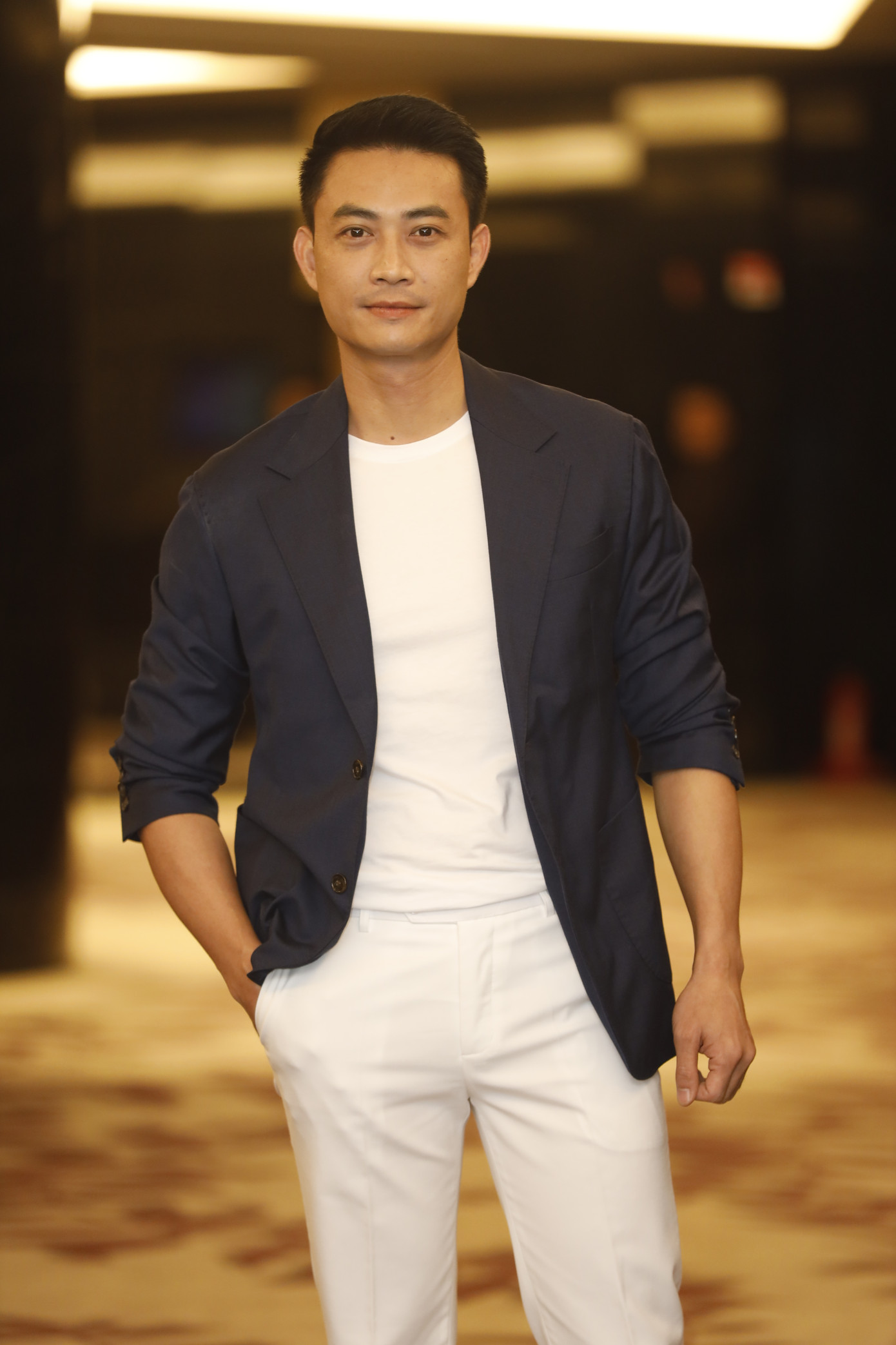 Phương Anh, Tiến Luật đảm nhận vai anh em ruột trong phim.