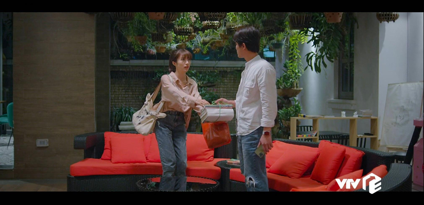 Đông Phong quan tâm đến Vân Vân hơn sau khi cô bị đánh ghen.