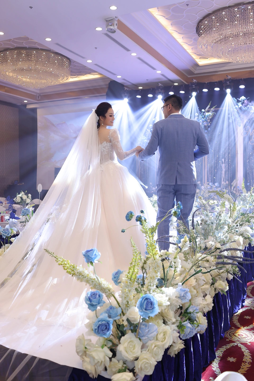 Hôn lễ của Tân Nhàn và người chồng thứ hai diễn ra tại Hà Nội. Hôn lễ của Tân Nhàn và người chồng thứ hai diễn ra tại Hà Nội.