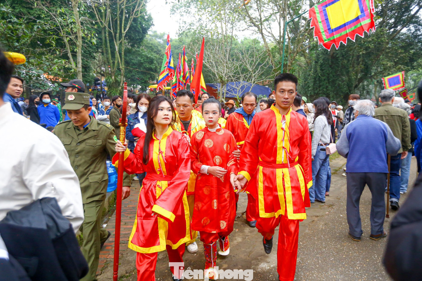 Lực lượng bảo vệ được bố trí khá đông. Ảnh: Duy Phạm.