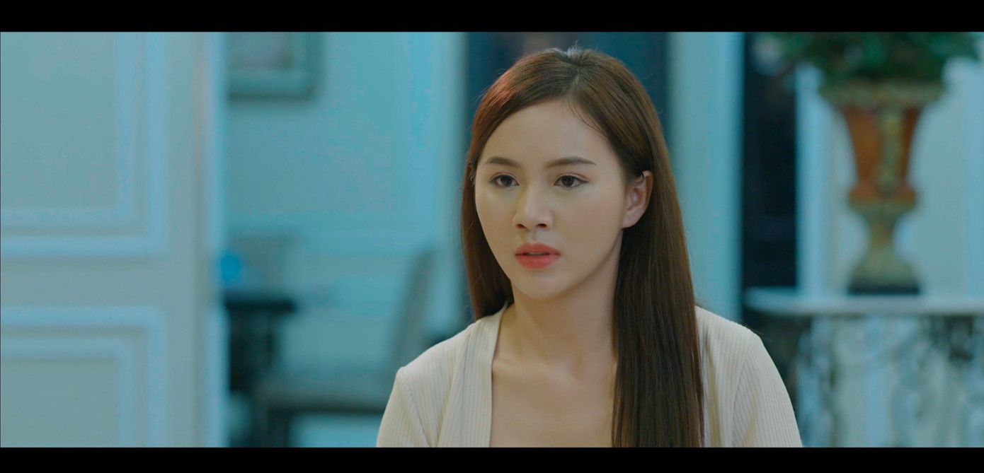 Là con nhà giàu nhưng Mai Anh có tuổi thơ cô độc, không được quan tâm. Là con nhà giàu nhưng Mai Anh có tuổi thơ cô độc, không được quan tâm.