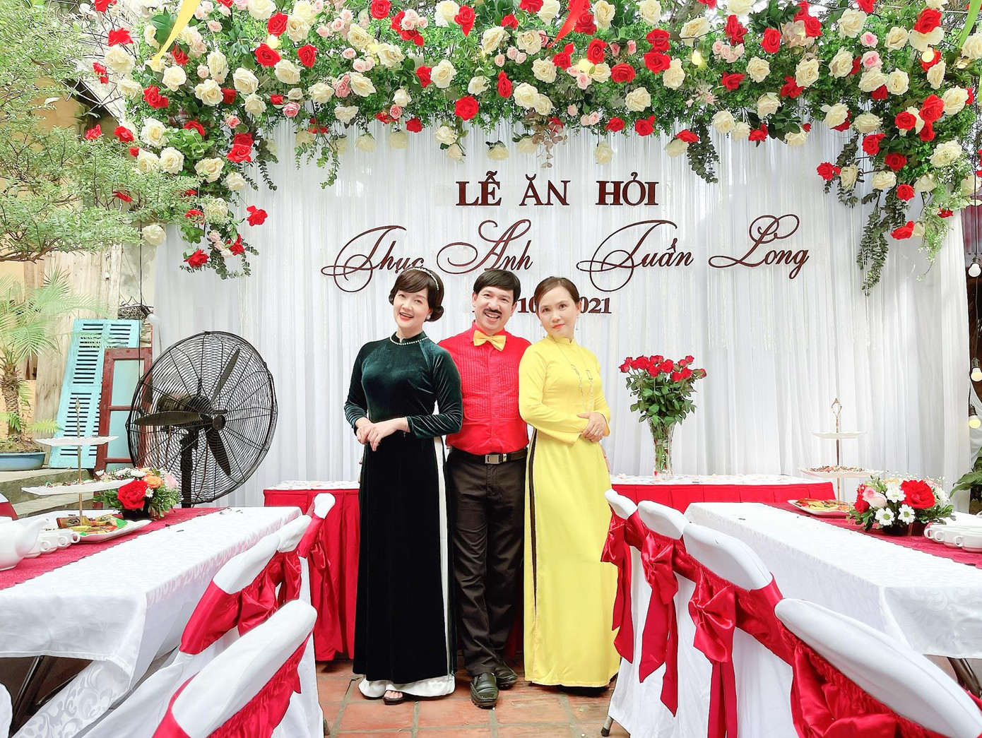 &quot;Bà chủ trọ&quot; háo hức thông báo trong ngày vui của con gái rượu: &quot;Hôm nay nhà cô Vân có tin vui. Cô Vân đang tuyển bê tráp với trông xe&quot;.