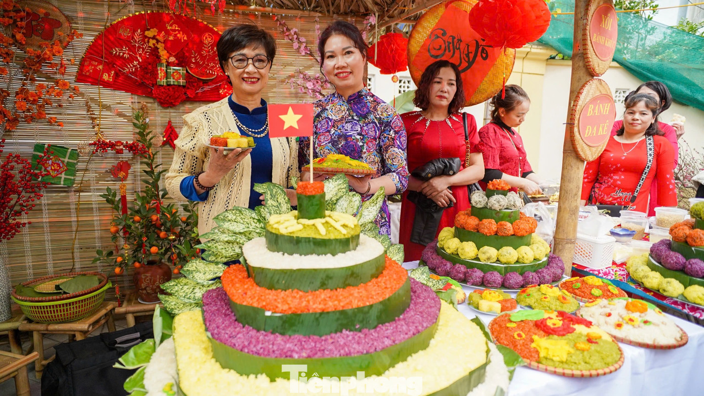 Những mâm xôi có tạo hình độc, lạ ở làng Phú Thượng ảnh 8 Những mâm xôi có tạo hình độc, lạ ở làng Phú Thượng ảnh 8