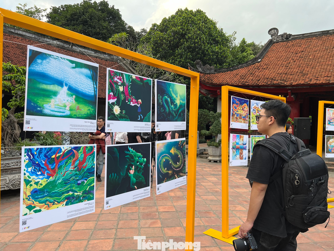 Các tác phẩm truyền tải thông điệp tích cực về linh vật năm mới Giáp Thìn 2024.