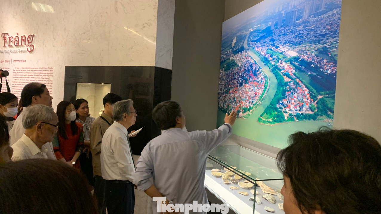 Trưng bày Gốm cổ Bát Tràng diễn ra từ 18/5 đến hết tháng 9 tại Bảo tàng Lịch sử quốc gia.