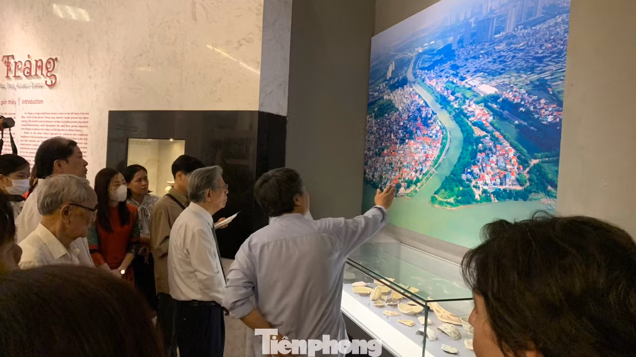 Trưng bày Gốm cổ Bát Tràng diễn ra từ 18/5 đến hết tháng 9 tại Bảo tàng Lịch sử quốc gia.