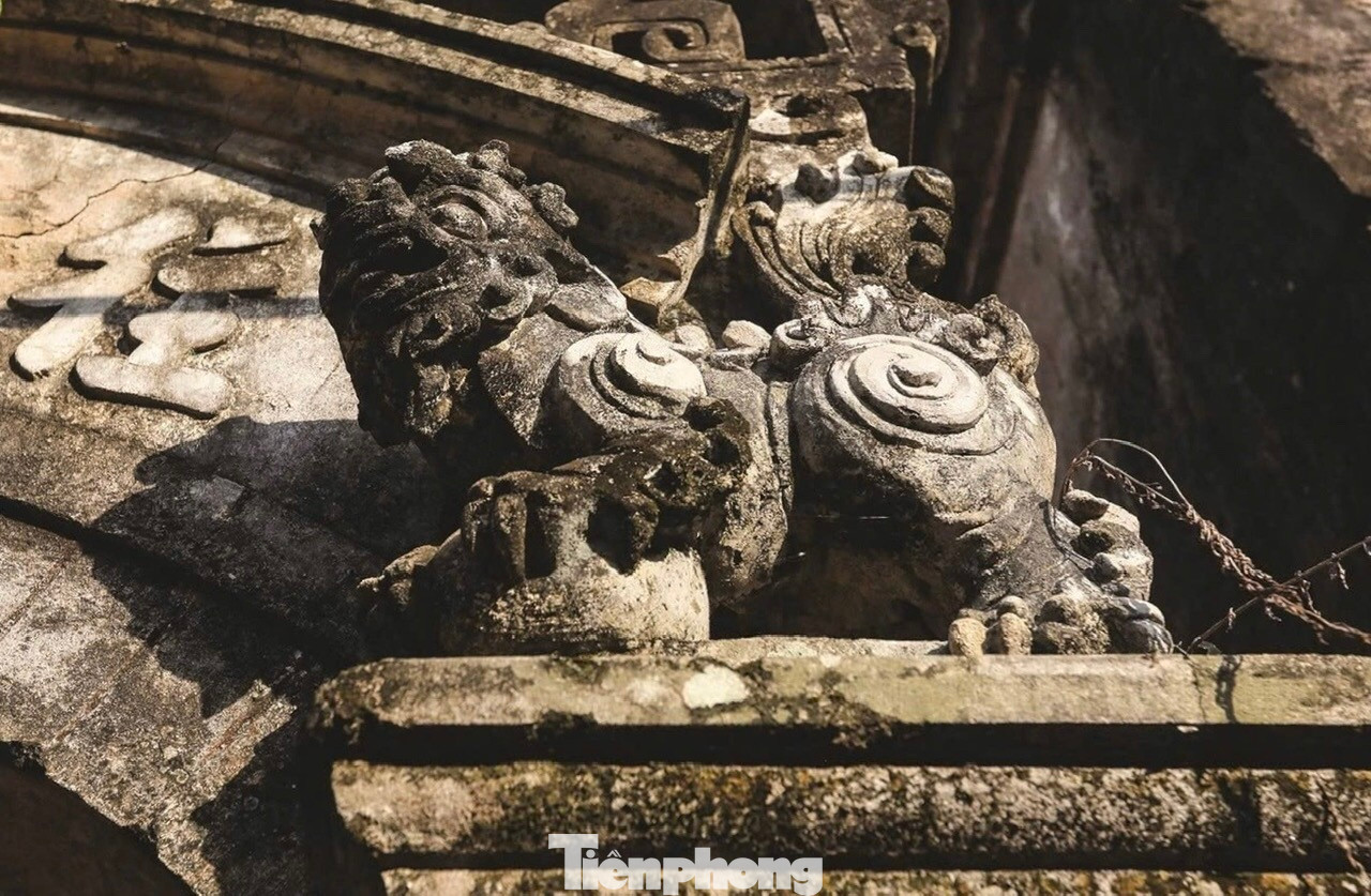 Nhiều gia đình đặt nghê đá trước cửa. Theo phong thủy, nghê đá có ý nghĩa hóa giải những hung khí.