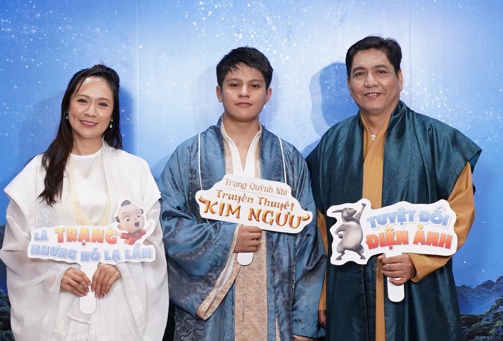 Các nghệ sĩ tại sự kiện.