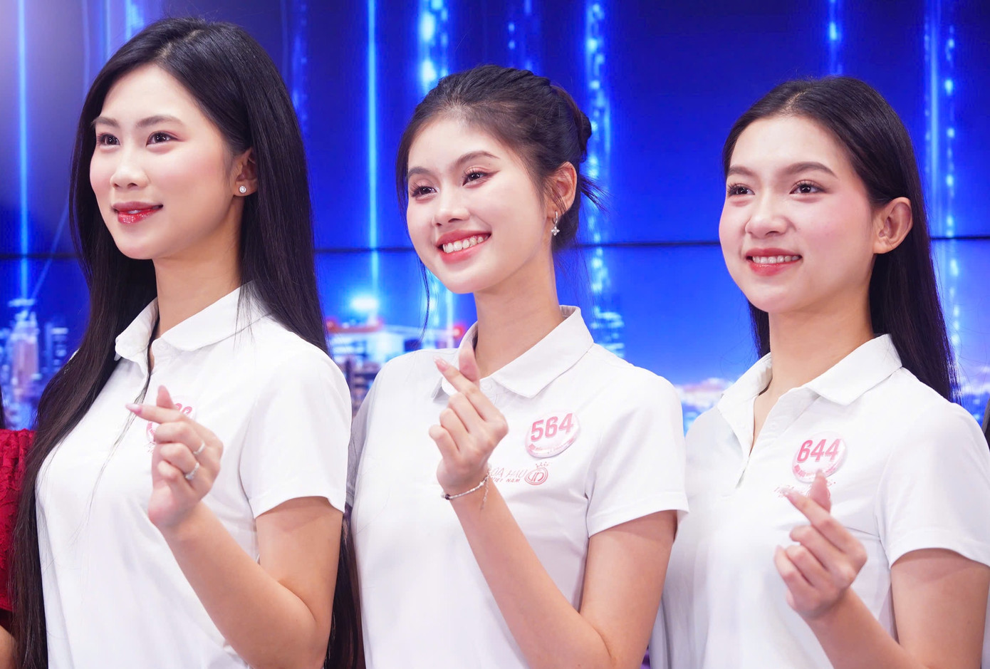 Thí sinh trải nghiệm tại trường quay của báo. Ảnh: Duy Phạm. Thí sinh trải nghiệm tại trường quay của báo. Ảnh: Duy Phạm.