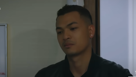 Hoàng Nam tốt bụng, luôn ở cạnh Mỹ Đình khi cô gặp khó khăn. Hoàng Nam tốt bụng, luôn ở cạnh Mỹ Đình khi cô gặp khó khăn.