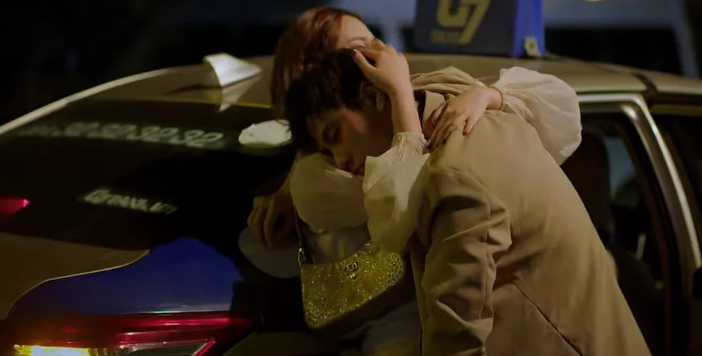 Hân cương quyết ly hôn, không tin những lời giải thích của chồng. Hân cương quyết ly hôn, không tin những lời giải thích của chồng.