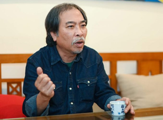 Nhà thơ Nguyễn Quang Thiều gặp tai nạn giao thông hôm 21/5. Nhà thơ Nguyễn Quang Thiều gặp tai nạn giao thông hôm 21/5.