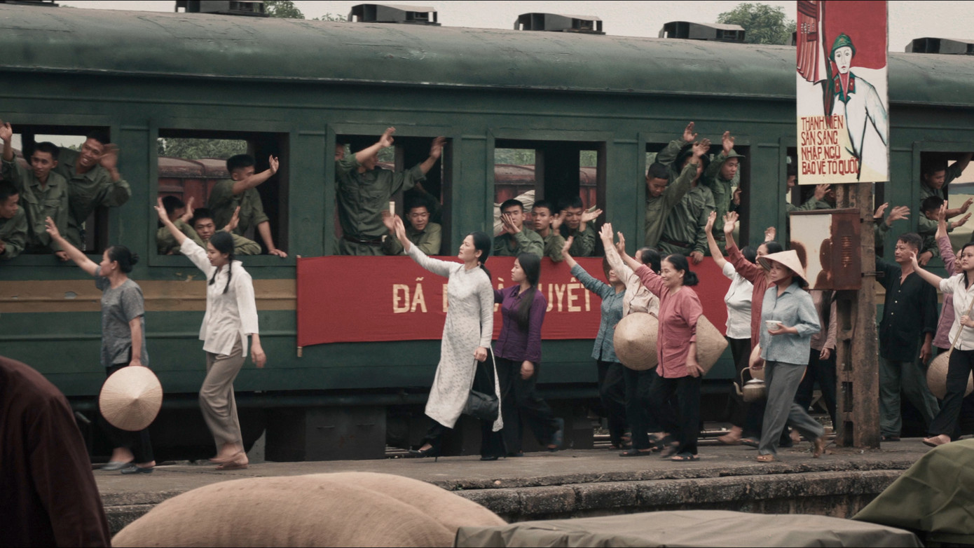 Phim trường Thành cổ Quảng Trị được phục dựng sát nguyên mẫu, tỉ mỉ từ kết cấu cổng thành, tường rêu phong cho đến từng viên gạch.