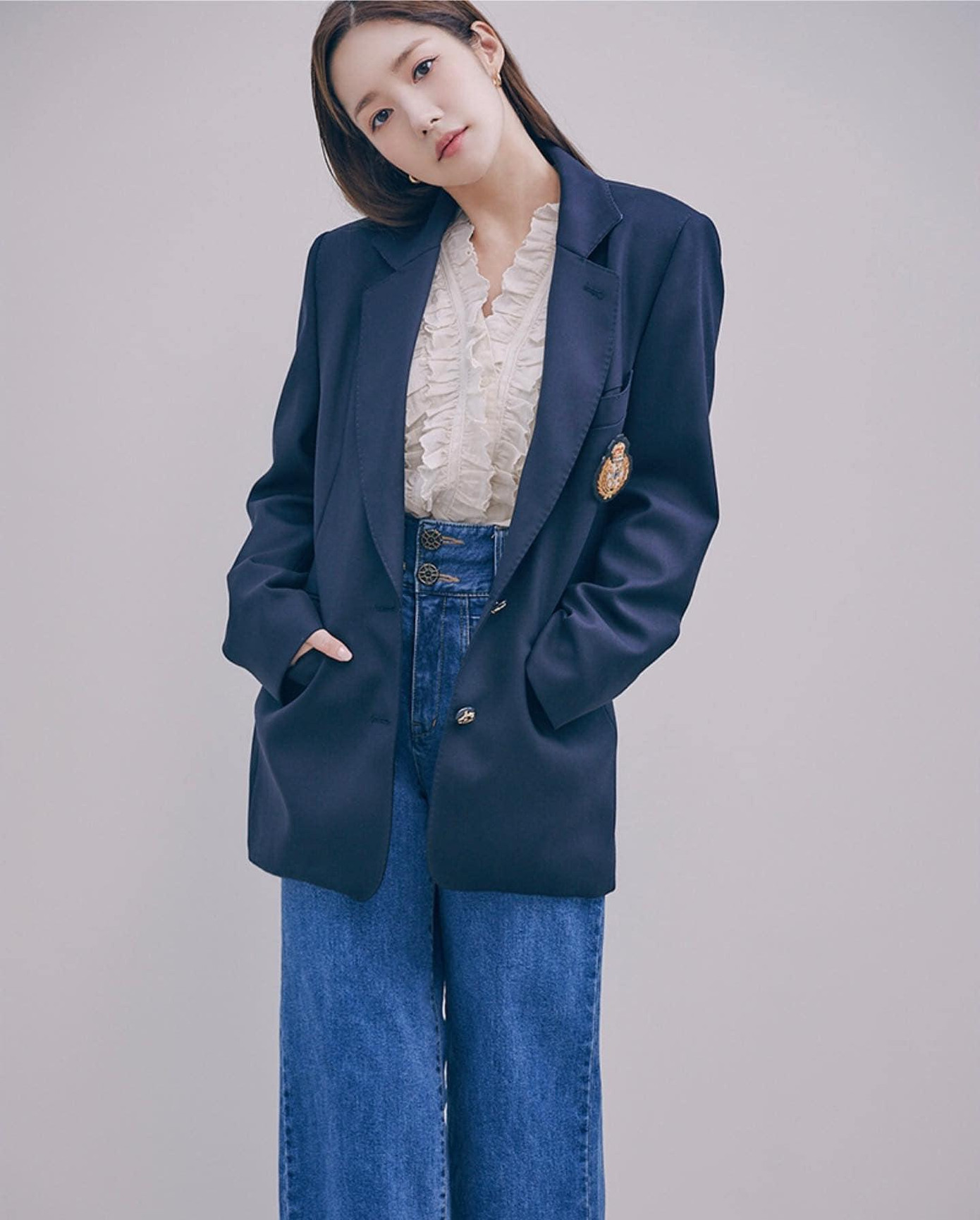 Sau hàng loạt vai diễn thành công trong Thợ săn thành phố, Chuyện tình Sungkyunkwan, Thư ký Kim sao thế, Park Min Yong được kì vọng sẽ tiếp tục làm hài lòng khán giả trong bộ phim mới của đài JTBC.